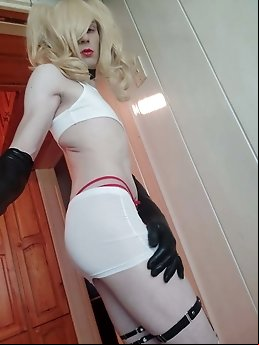 Ladyboy streetwalkers want to blowjob you