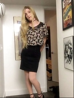 Crossdresser posing