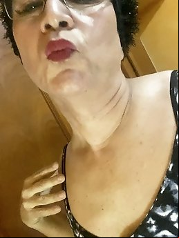 Emma Nataly: a stunning and beautiful Mexican transsexual.
