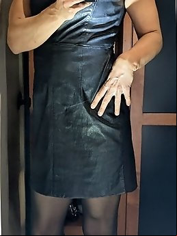 Deanna, a hot sissy in a femboy roleplay.