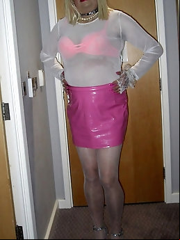 Tranny cutie having shaved bum