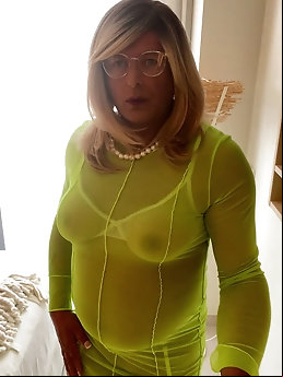 Big breasted shemale mistress gets ready for anything
