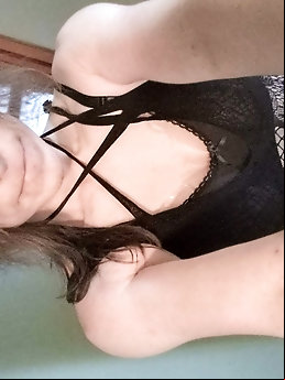 BRAZILIAN TRANSSEXUALS: Erotic Xmas With Miss Rosa
